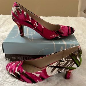 Parigi multi color Palm design heels by life Stride
